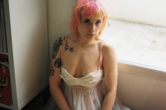 Rack Framboise / photo argentique : Aaron Baltimore / nuisette: Clémentine Little Doll / Little Doll / 5